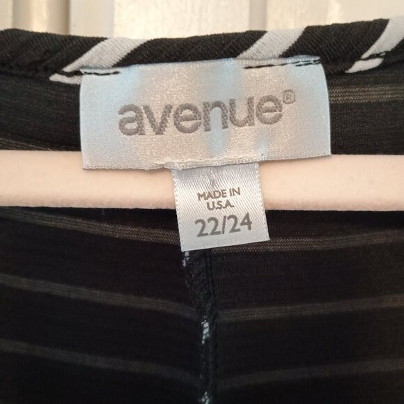 Black and white striped dress by AVENUE - Picture 3 of 5